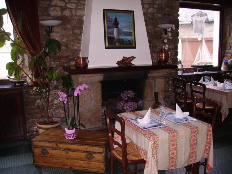 Hotel Du Menhir Locmariaquer Buitenkant foto